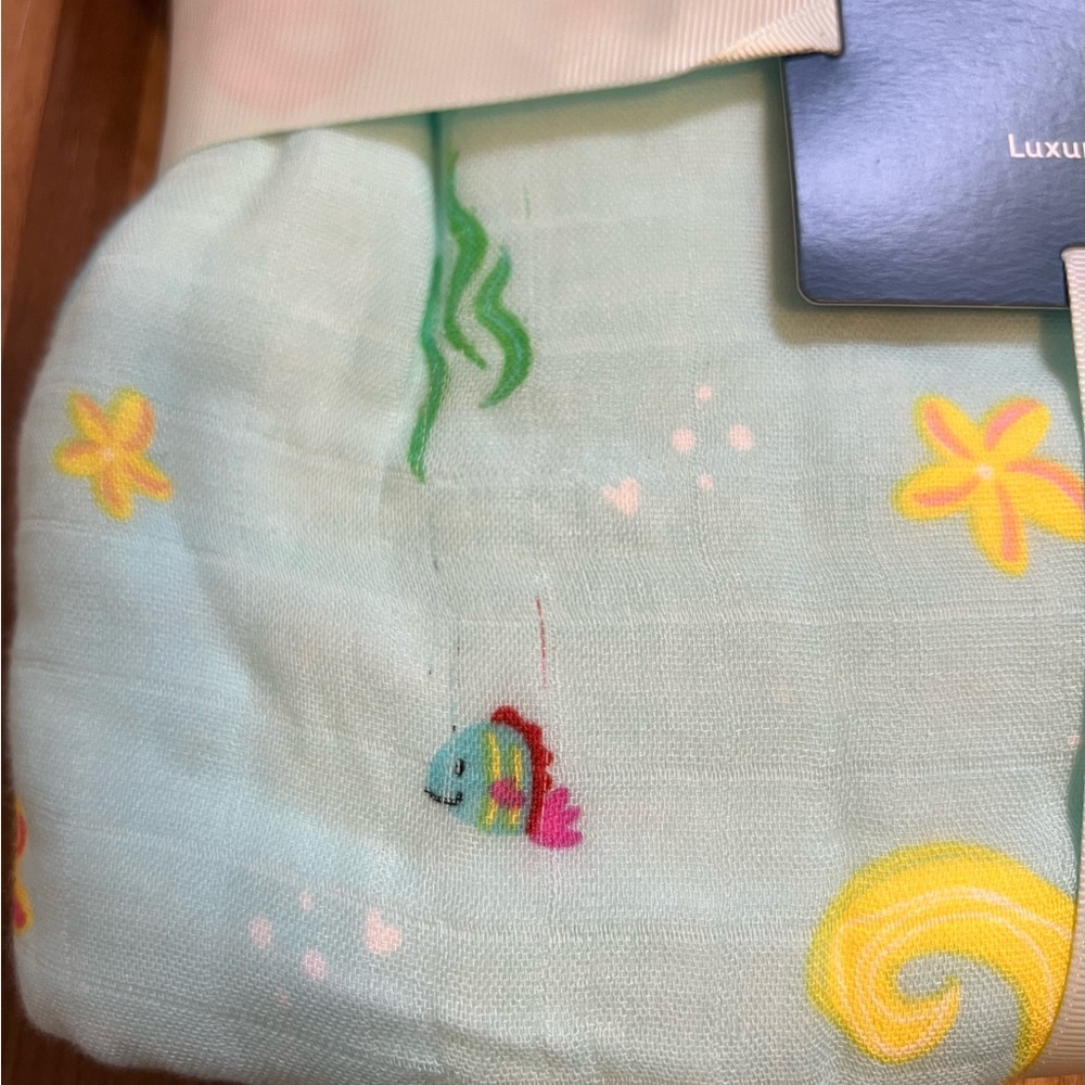 coco moon baby girl muslin quilt - Picture 3 of 5